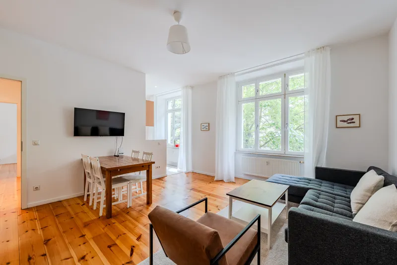 Geschmackvolle, gepflegte 2-Zimmer-Wohnung mit Innenausstattung und Internet im Prenzlauer Berg — photo 1